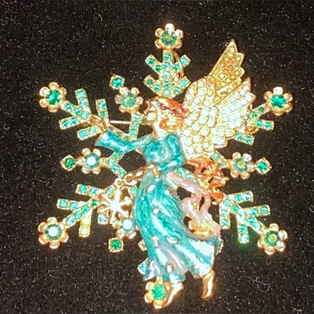 🎄Kirk’s Folly Snowflake Angel Brooch Pendant | Enamel & Crystal Fantasy🎄 - Picture 3 of 4